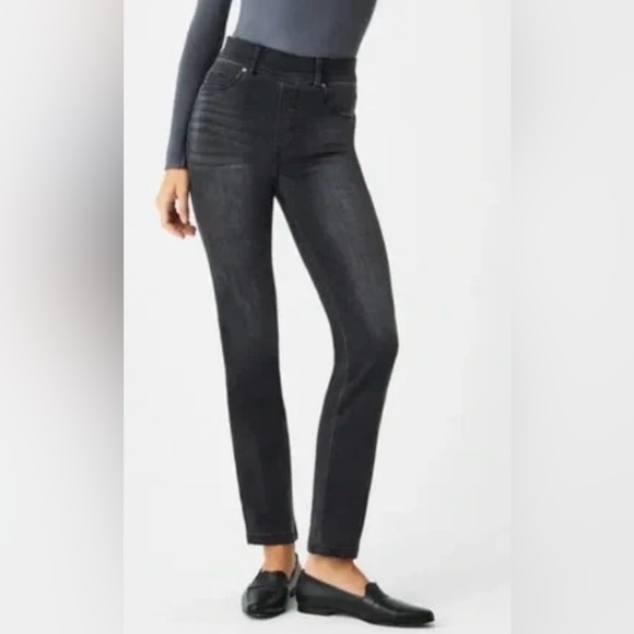 SPANX Women's Vintage Black Wash Pull On Straight Leg Jeans Size S NWT - Picture 1 of 7